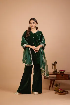 Alaya Jugni Lush Emerald V-Neck Velvet Kurta Set