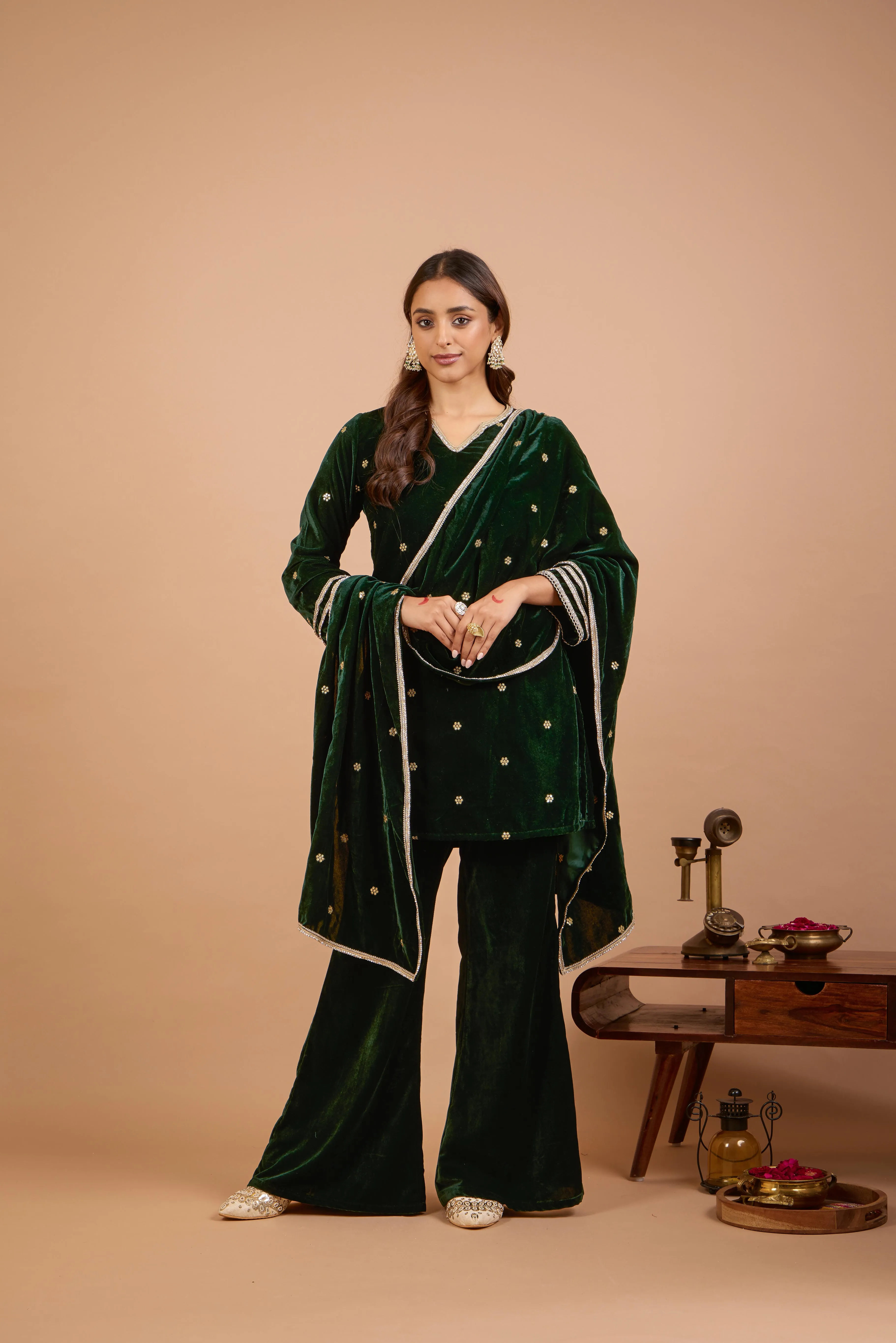 Alaya Jugni Lush Emerald V-Neck Velvet Kurta Set