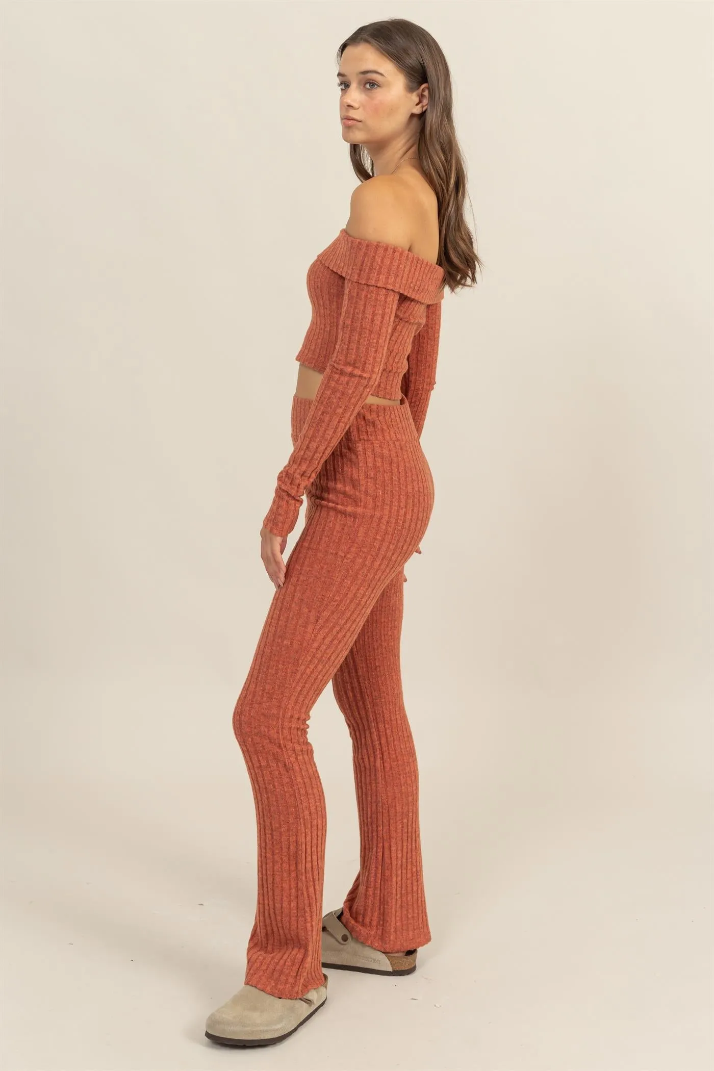 HF24F787-SET-RIBBED KNIT TOP AND FLARED PANTS SET