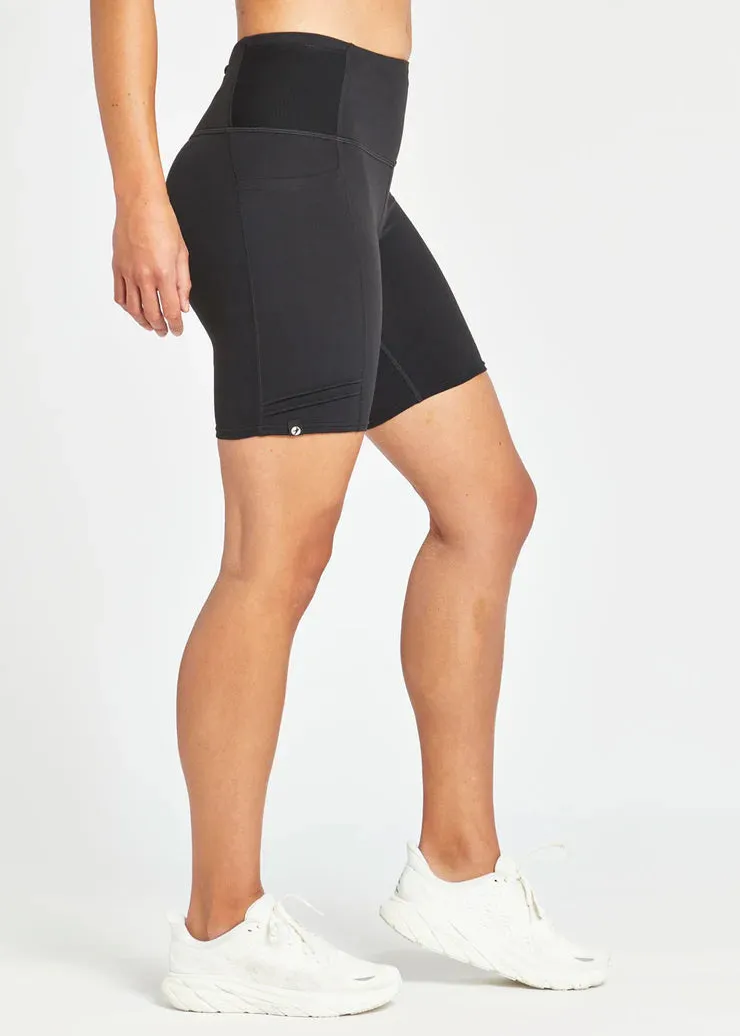 Oiselle | Mid Length Pocket Jogger Shorts | Women's | Black