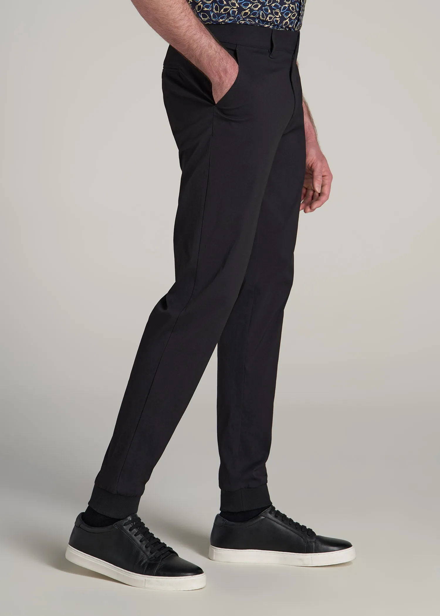 Tall Men's Traveler Joggers in Black