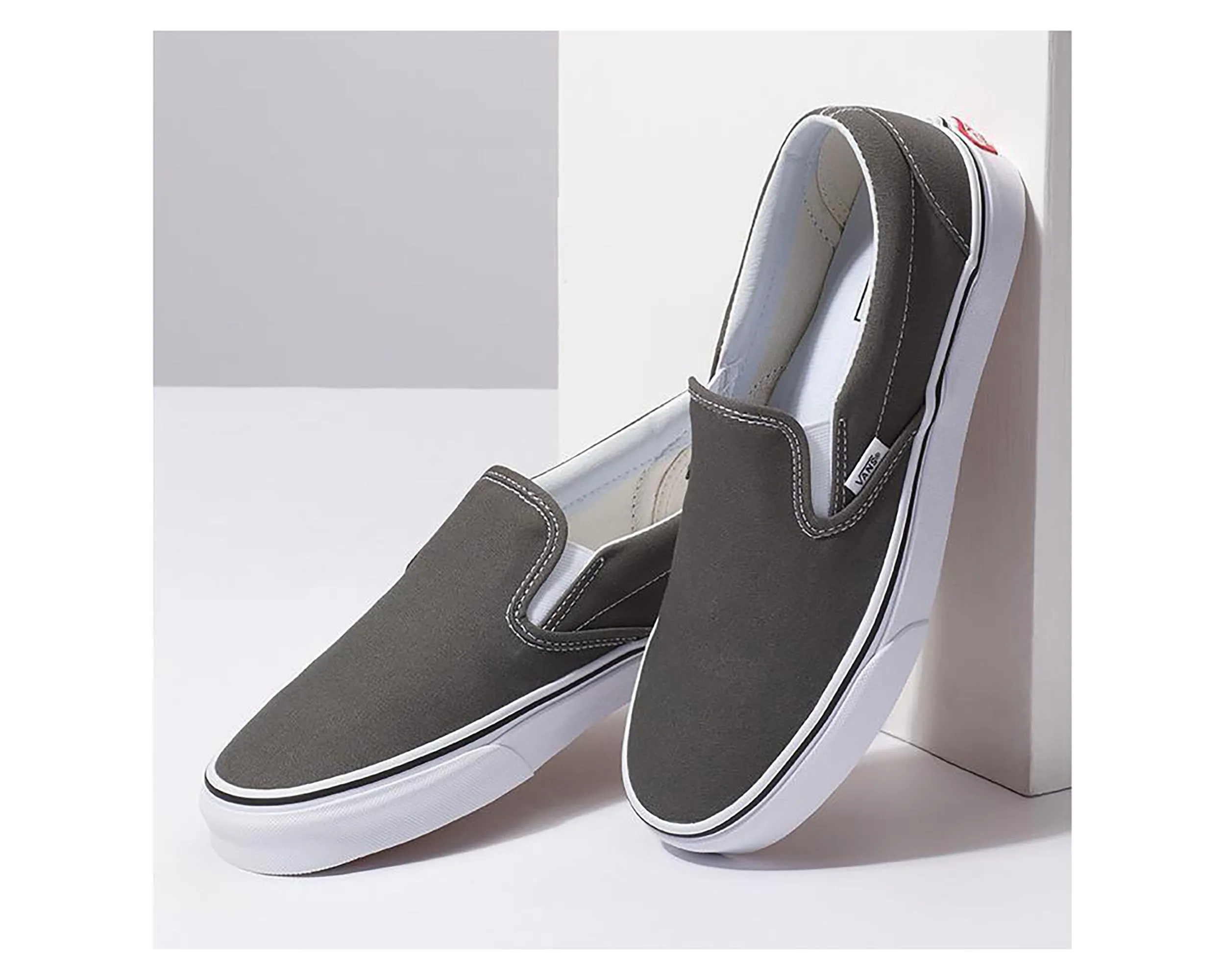 Unisex Classic Slip-On